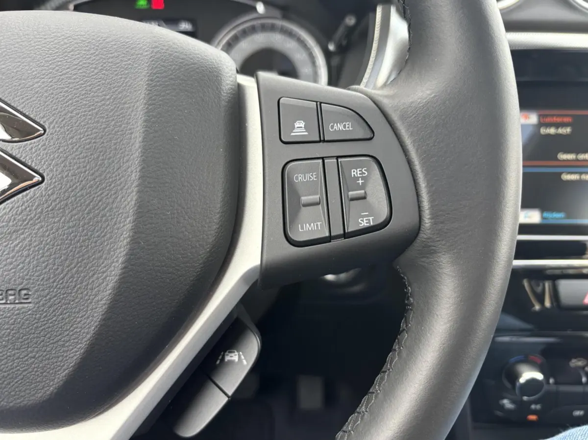 1.5 Hybrid Style Automaat | Schuifdak | Parkeersens. V+A | Adaptive Cruise