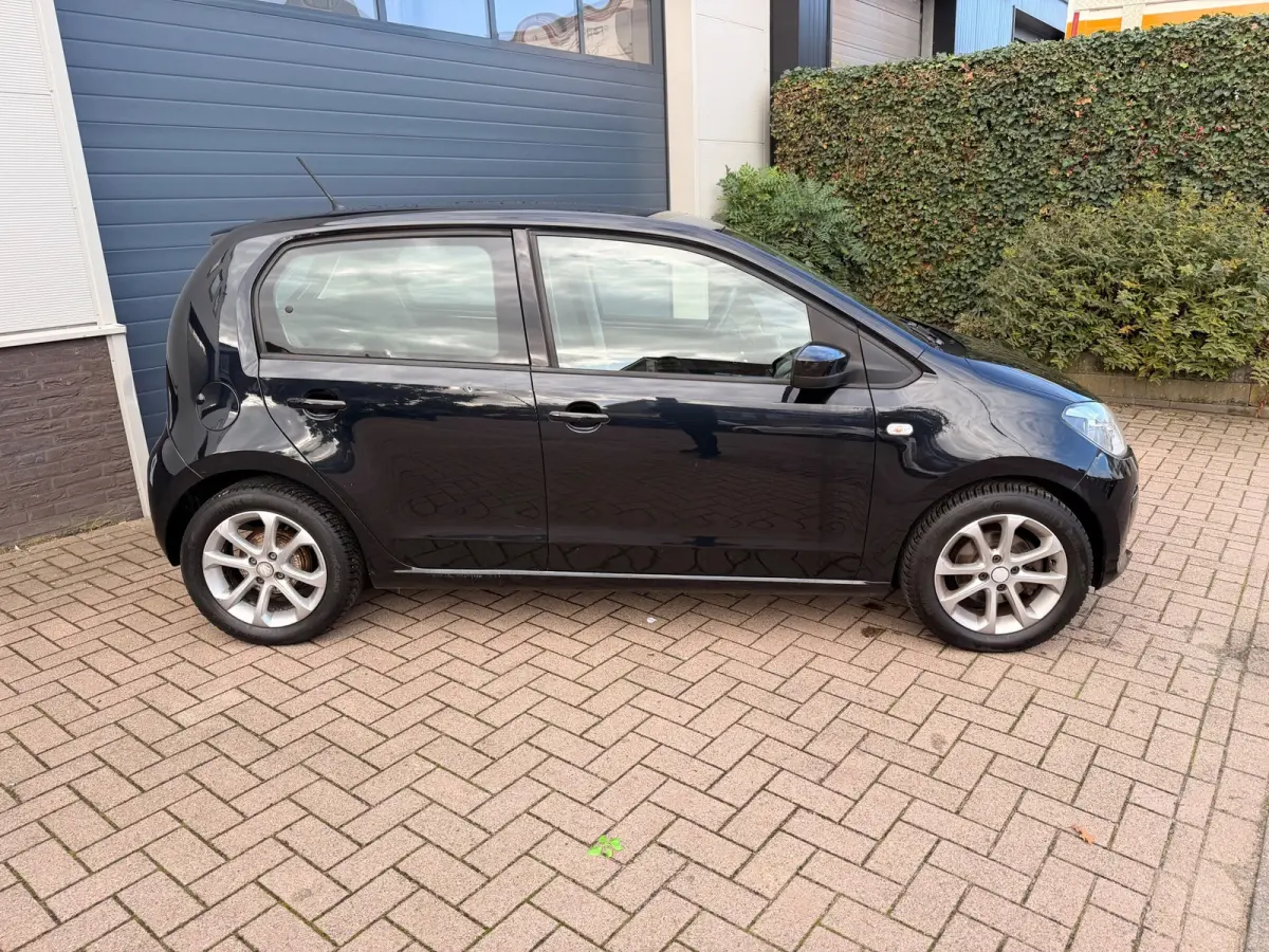 Up! 1.0 move up! BlueMotion/Airco/Aux/Bluetooth telefoonvoorbereiding/Lmv/Elek-pakket/5 deurs