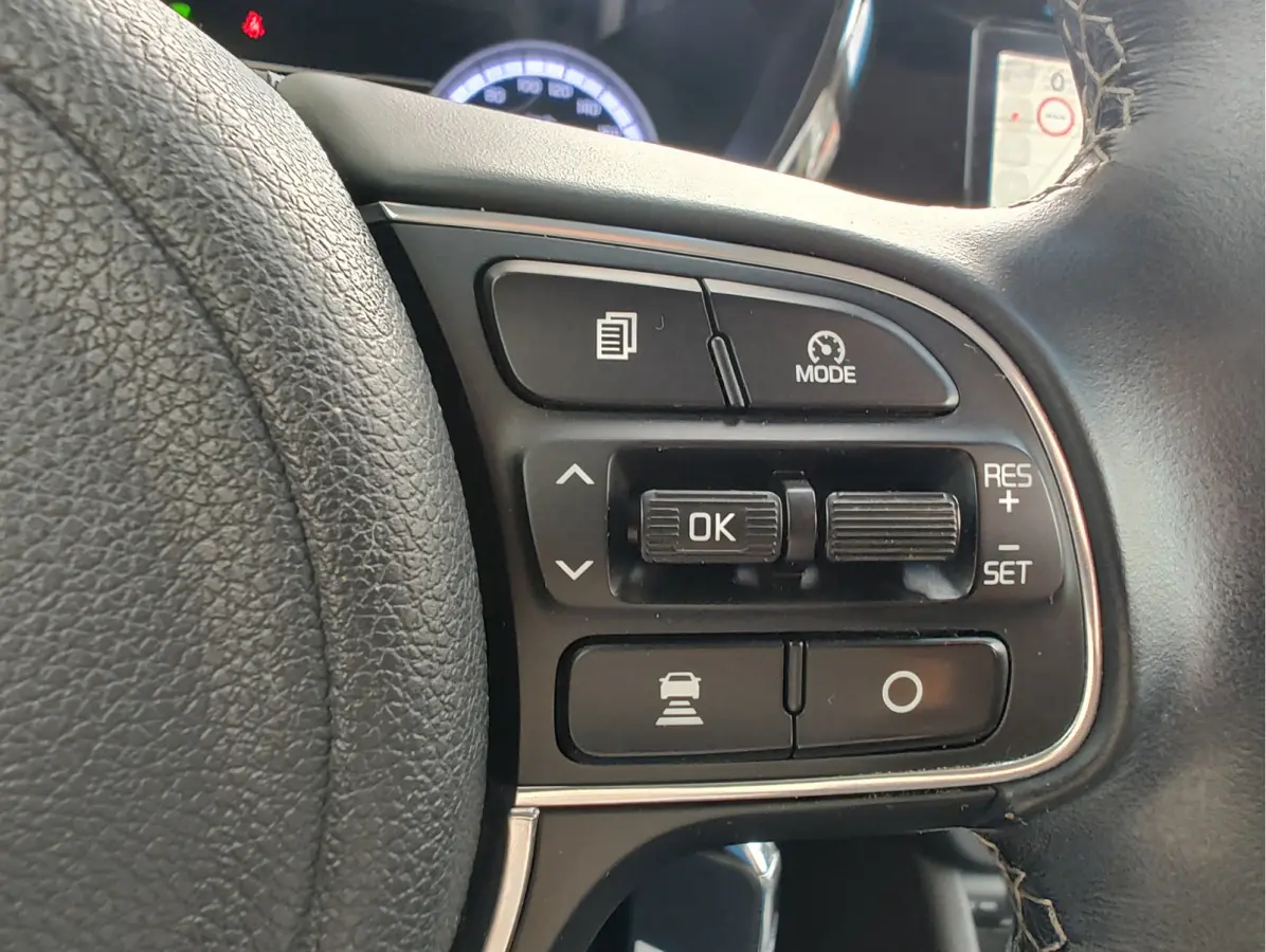 1.6 GDi HYBRID DYNAMIC LINE Navi | Clima | Adaptive Cruise