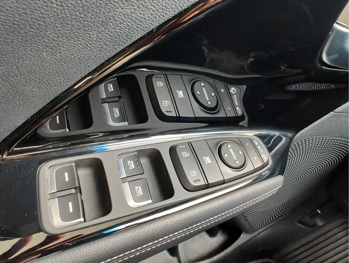 1.6 GDi HYBRID DYNAMIC LINE Navi | Clima | Adaptive Cruise