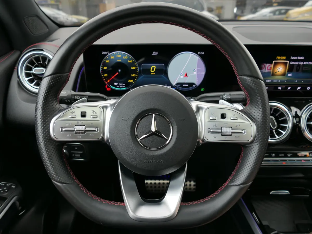300 4MATIC AMG Line 7p. 67 kWh | Panoramadak | Full LED | Sfeerverlichting | Elektrische achterklep | Achteruitrijcamera | Dodehoek detectie | ACC | Dealer onderhouden | 1e eigenaar