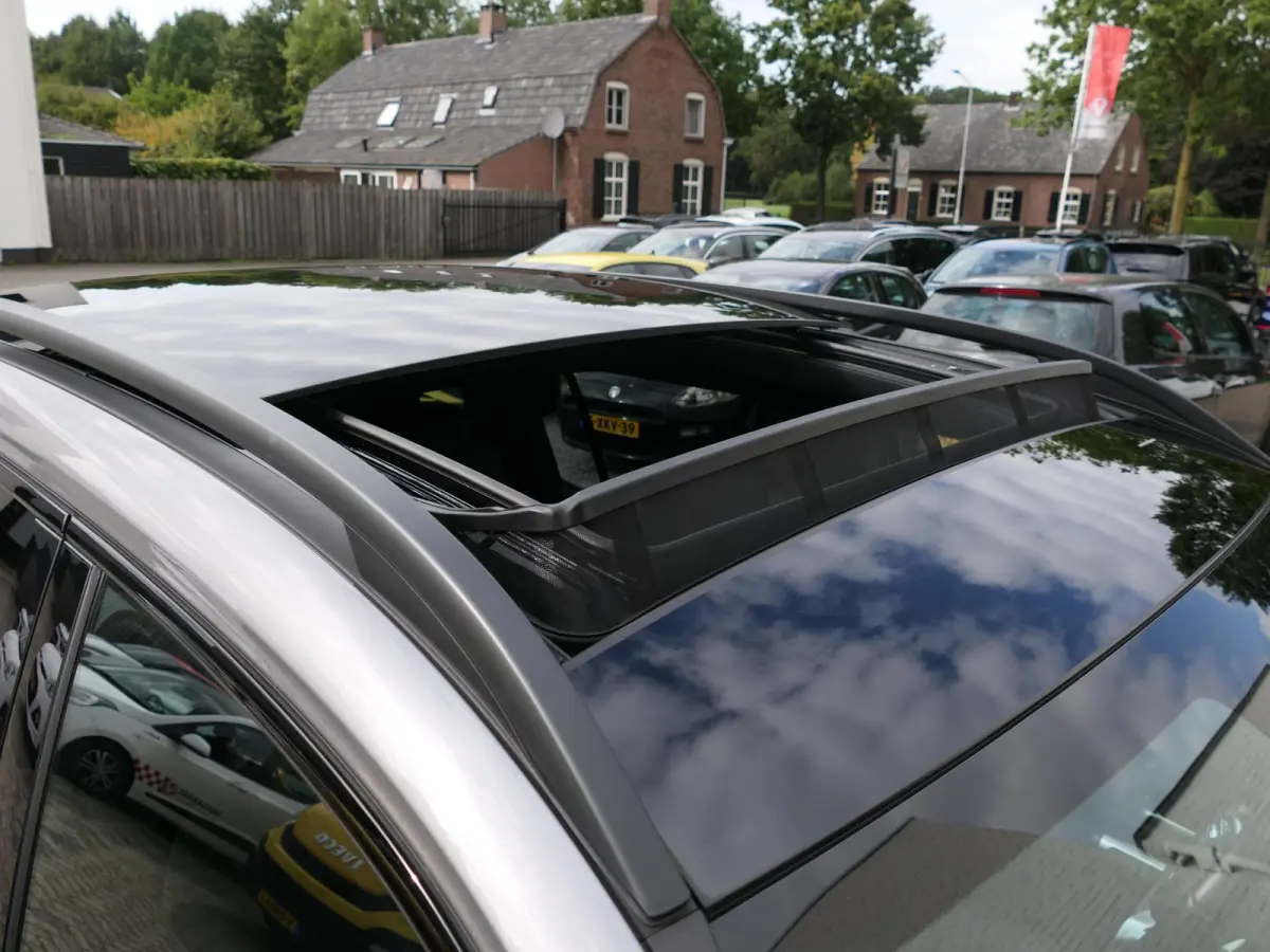 300 4MATIC AMG Line 7p. 67 kWh | Panoramadak | Full LED | Sfeerverlichting | Elektrische achterklep | Achteruitrijcamera | Dodehoek detectie | ACC | Dealer onderhouden | 1e eigenaar
