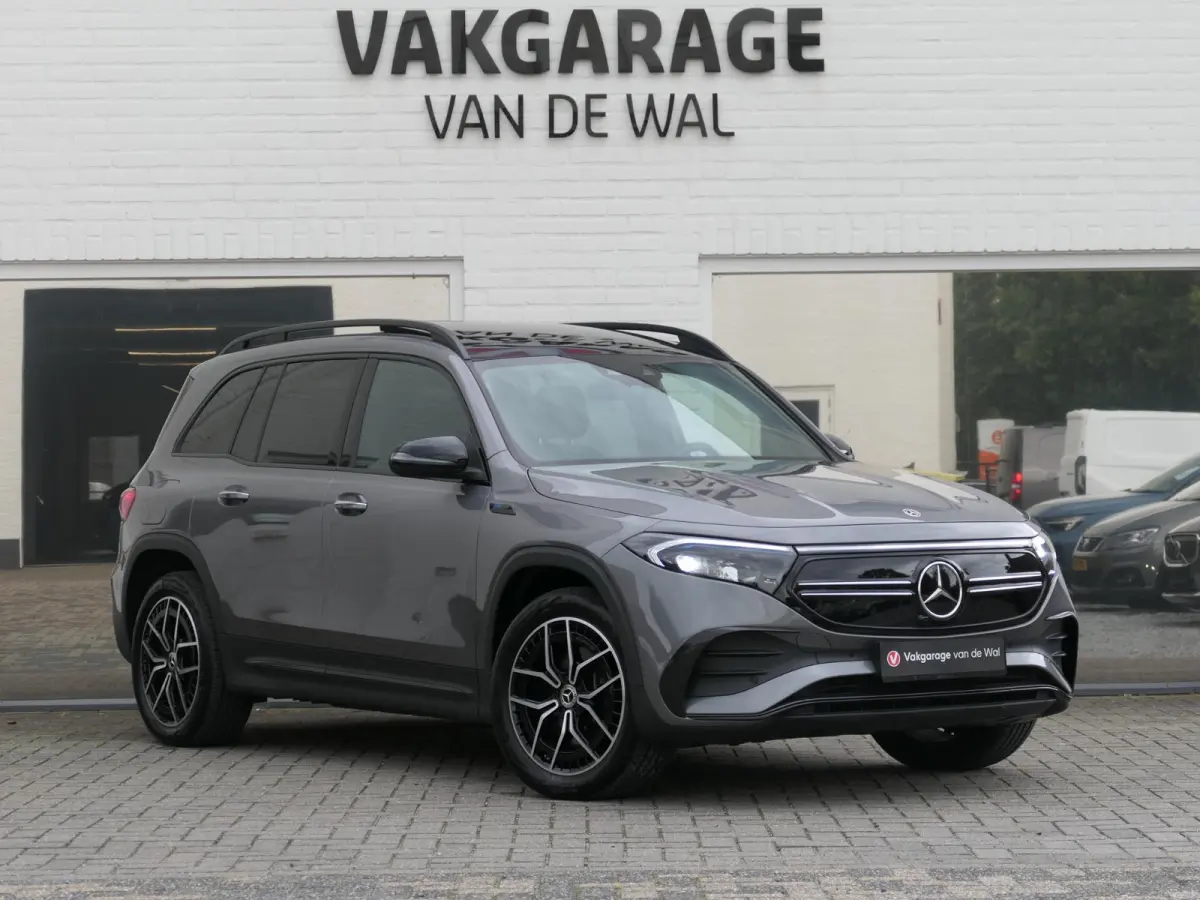 300 4MATIC AMG Line 7p. 67 kWh | Panoramadak | Full LED | Sfeerverlichting | Elektrische achterklep | Achteruitrijcamera | Dodehoek detectie | ACC | Dealer onderhouden | 1e eigenaar