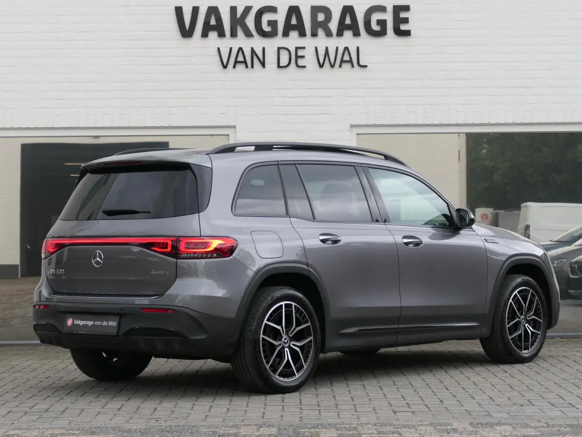 300 4MATIC AMG Line 7p. 67 kWh | Panoramadak | Full LED | Sfeerverlichting | Elektrische achterklep | Achteruitrijcamera | Dodehoek detectie | ACC | Dealer onderhouden | 1e eigenaar