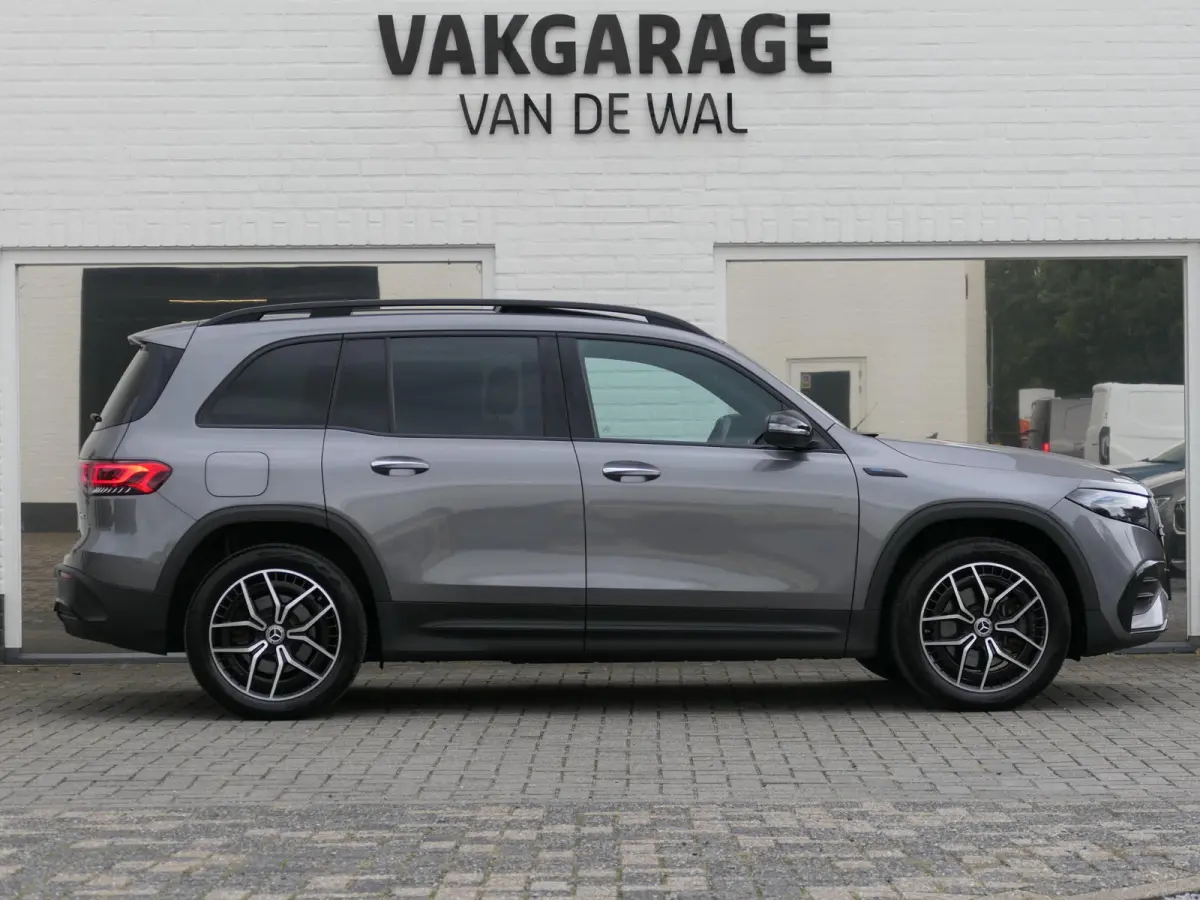 300 4MATIC AMG Line 7p. 67 kWh | Panoramadak | Full LED | Sfeerverlichting | Elektrische achterklep | Achteruitrijcamera | Dodehoek detectie | ACC | Dealer onderhouden | 1e eigenaar