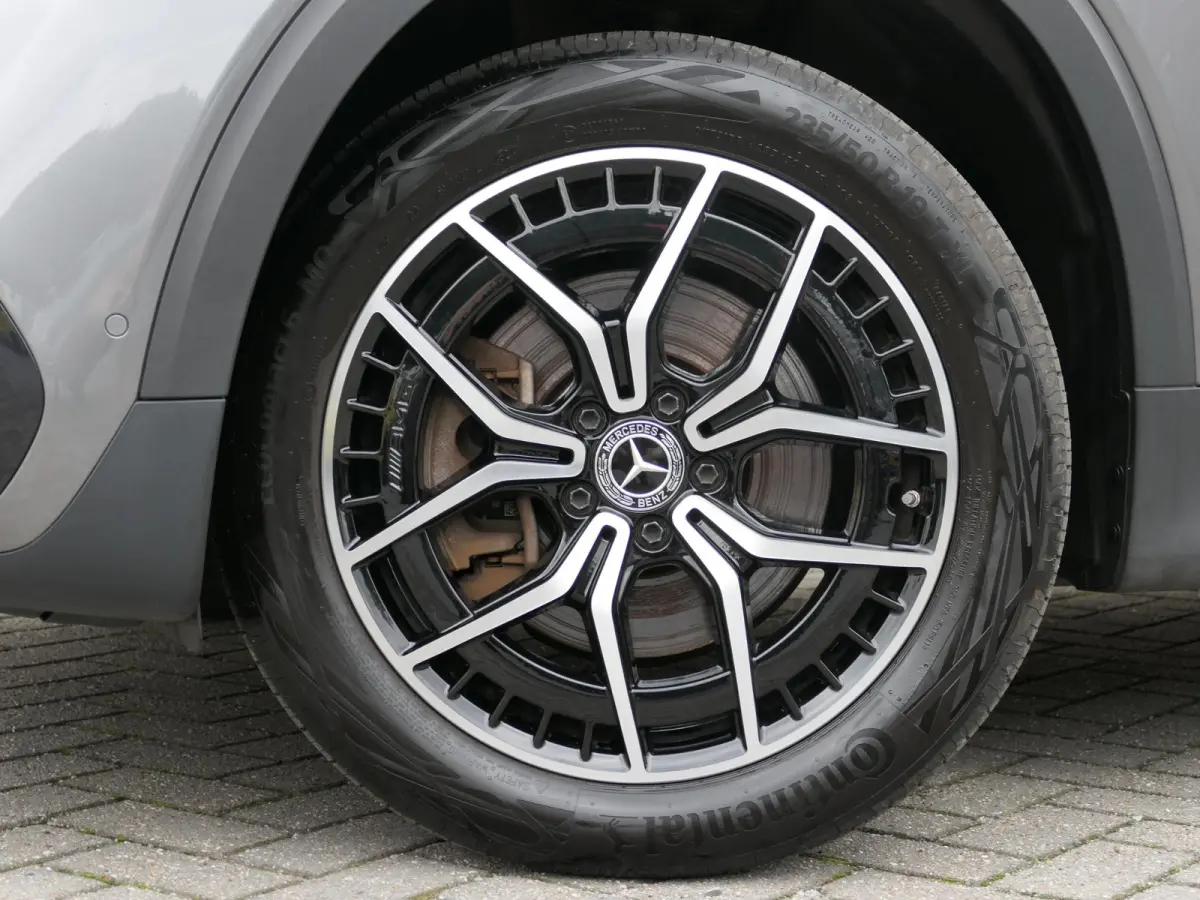 300 4MATIC AMG Line 7p. 67 kWh | Panoramadak | Full LED | Sfeerverlichting | Elektrische achterklep | Achteruitrijcamera | Dodehoek detectie | ACC | Dealer onderhouden | 1e eigenaar