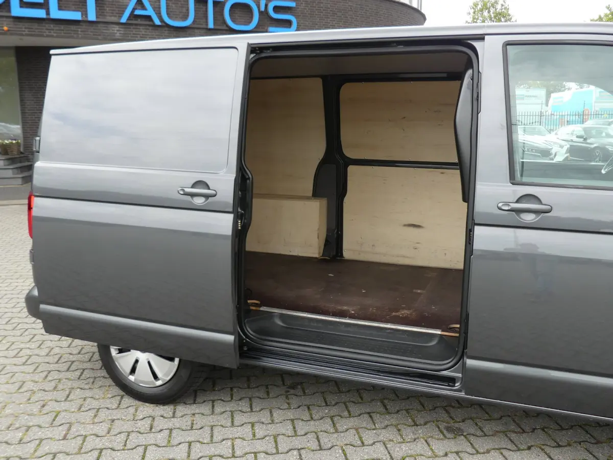 2.0 TDI 150PK DSG L1 / 3P / 2X Schuifdeur / Carplay
