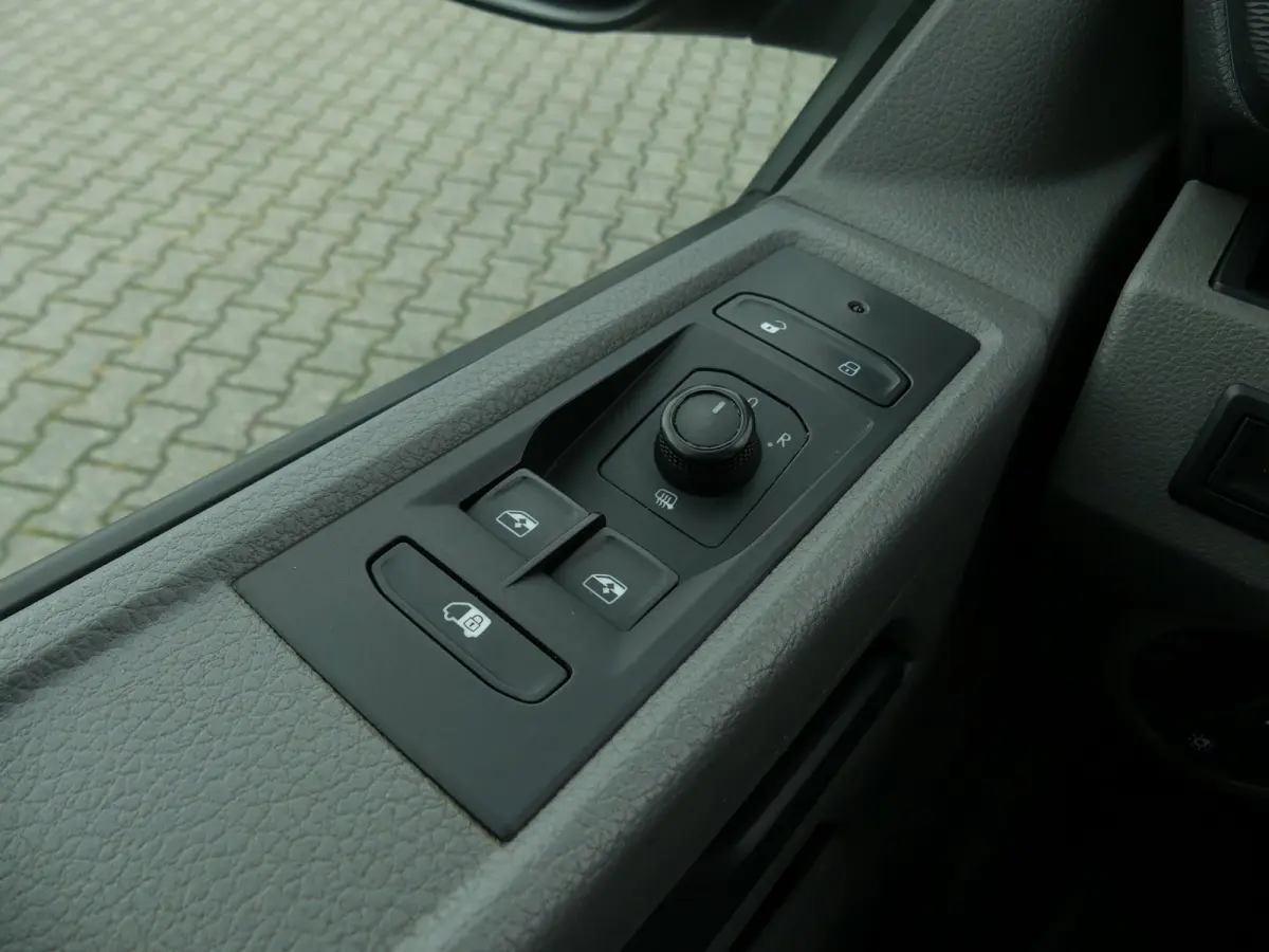 2.0 TDI 150PK DSG L1 / 3P / 2X Schuifdeur / Carplay