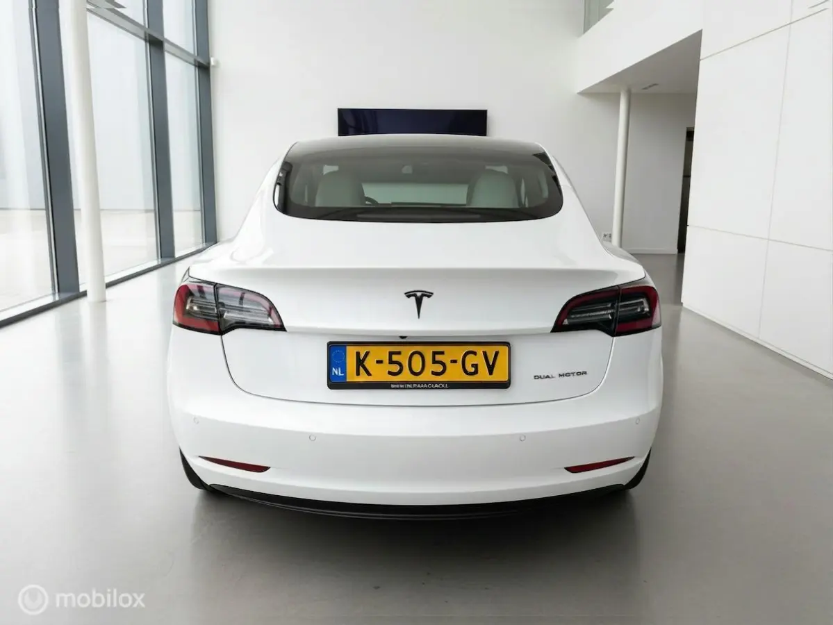 Long Range AWD 75kWh | 351PK | SOH 90% MOBA | Wit Leder | 19” | Incl. BTW