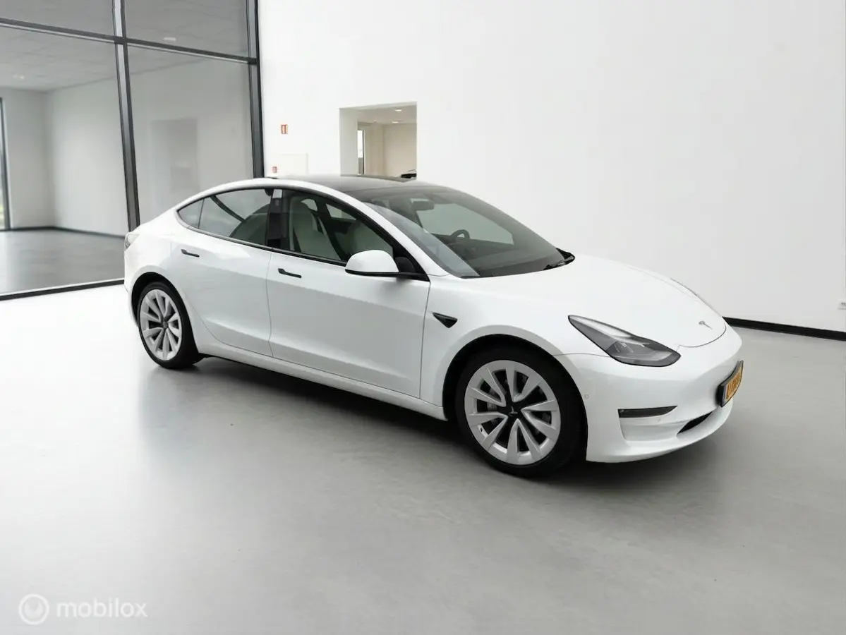 Long Range AWD 75kWh | 351PK | SOH 90% MOBA | Wit Leder | 19” | Incl. BTW