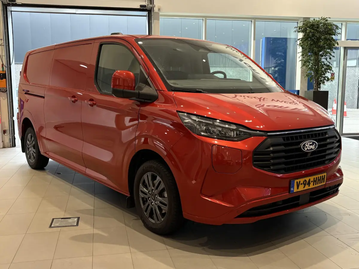320 2.5 PHEV L2H1 Limited | TREKHAAK | ADAPTIVE CRUISE CONTROL | LM VELGEN | NAVI | CARPLAY | STOEL, STUUR EN VOORRUITVERWARMING |