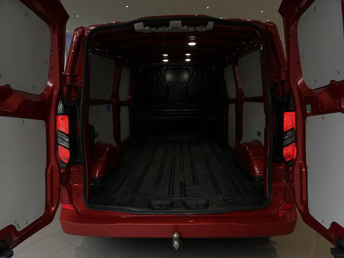 320 2.5 PHEV L2H1 Limited | TREKHAAK | ADAPTIVE CRUISE CONTROL | LM VELGEN | NAVI | CARPLAY | STOEL, STUUR EN VOORRUITVERWARMING |