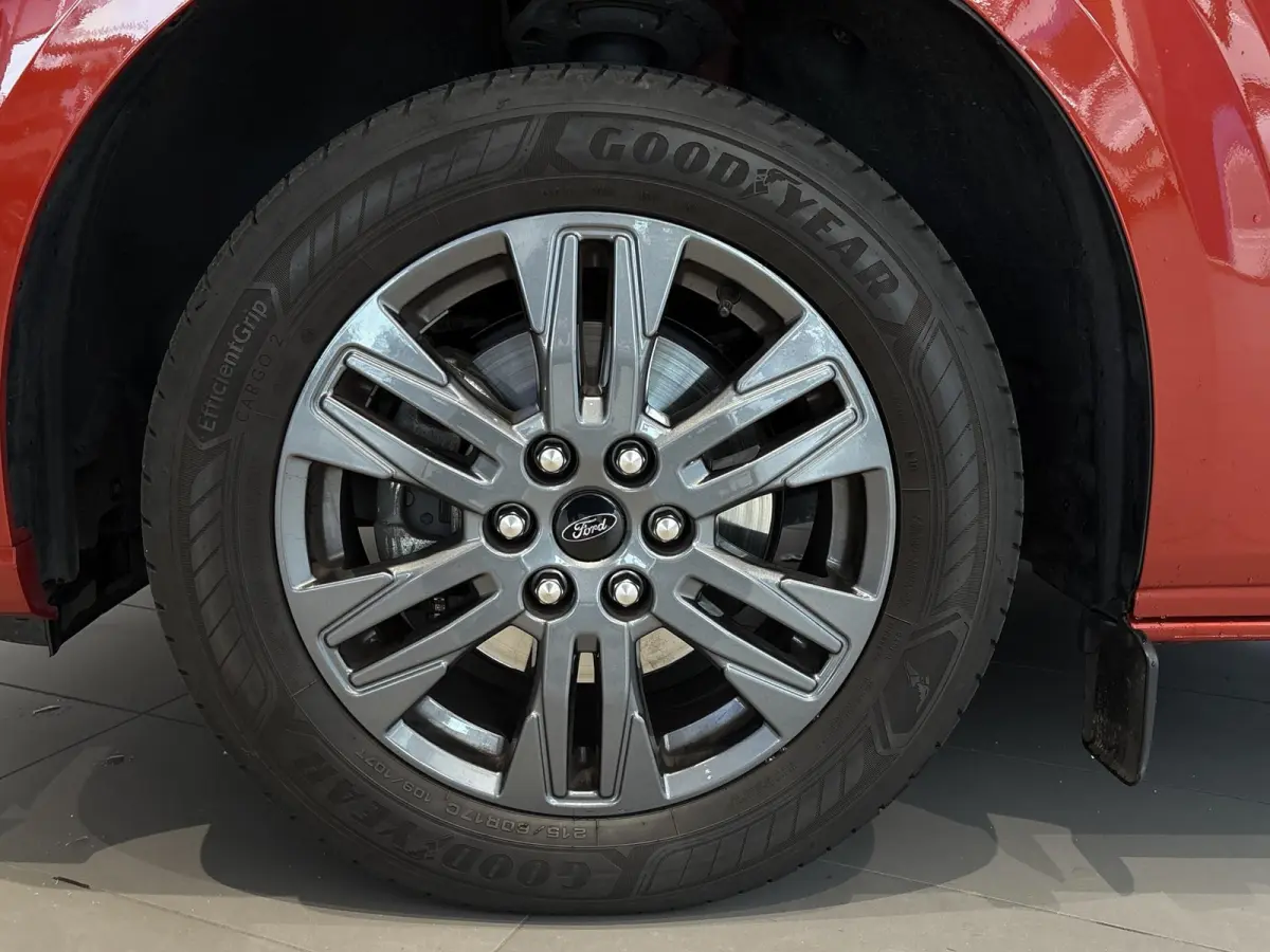 320 2.5 PHEV L2H1 Limited | TREKHAAK | ADAPTIVE CRUISE CONTROL | LM VELGEN | NAVI | CARPLAY | STOEL, STUUR EN VOORRUITVERWARMING |