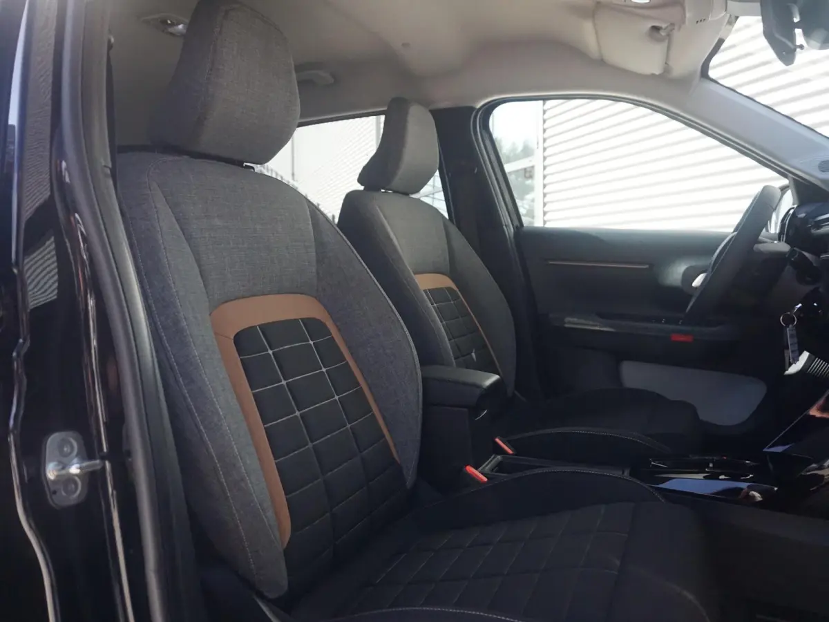 1.2 Hybrid 145pk Plus Climate control