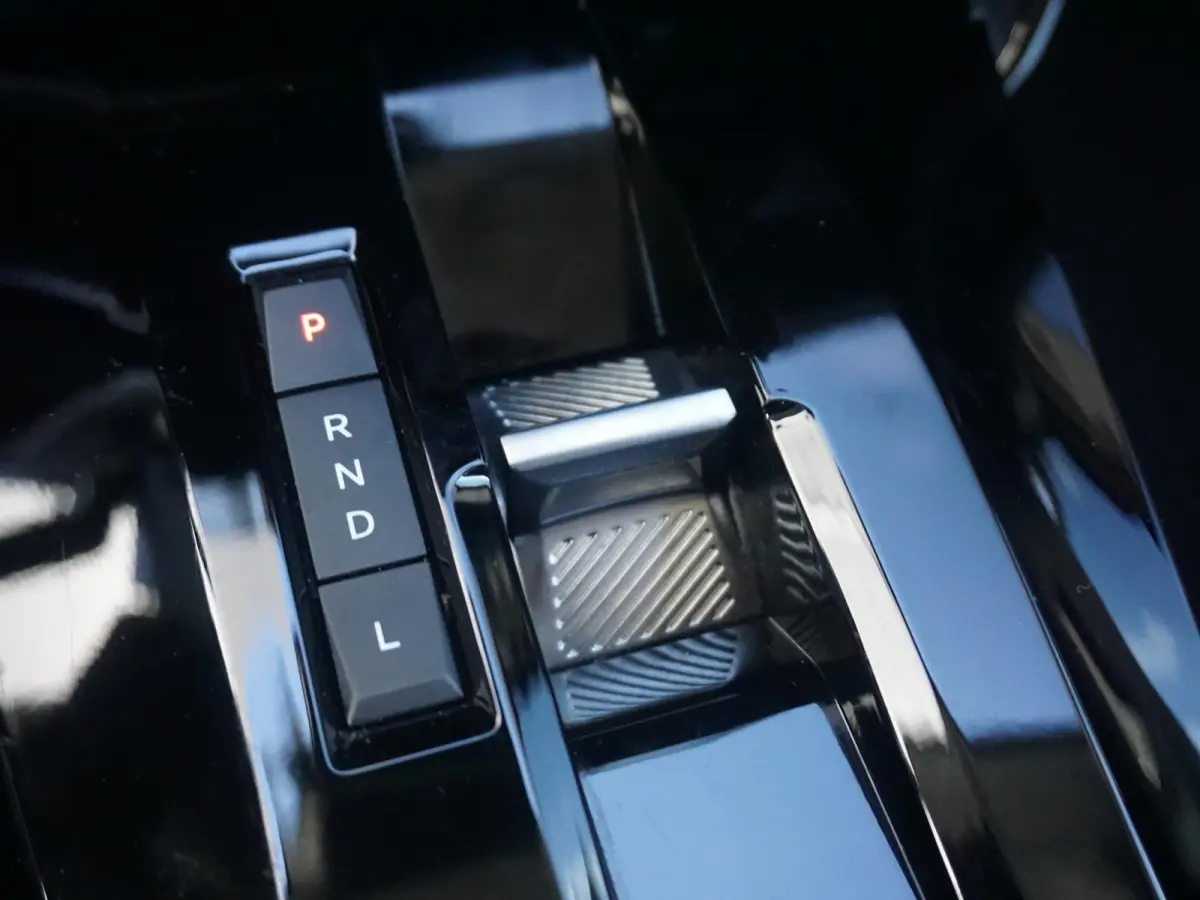 1.2 Hybrid 145pk Plus Climate control