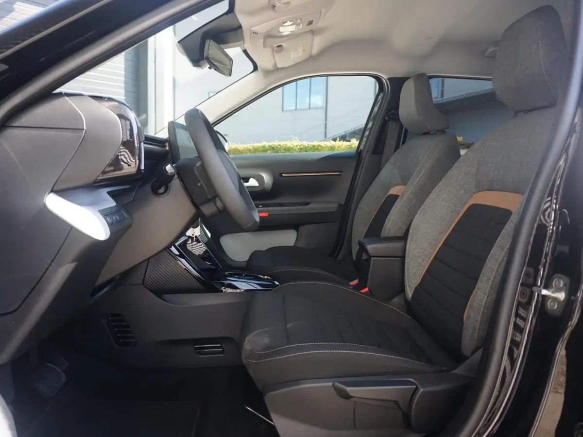 1.2 Hybrid 145pk Plus Climate control