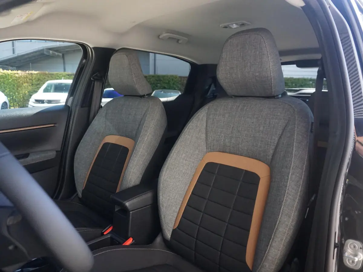 1.2 Hybrid 145pk Plus Climate control