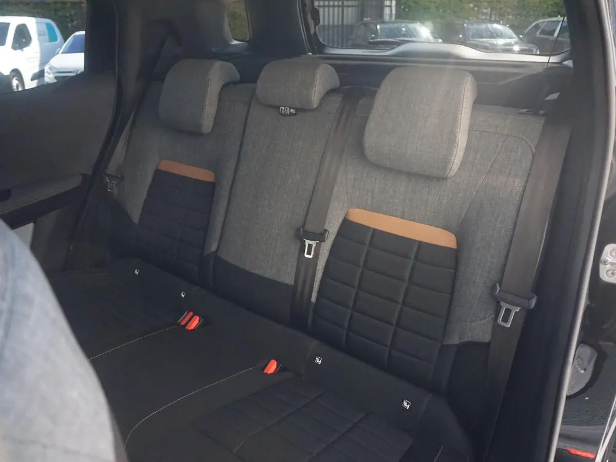 1.2 Hybrid 145pk Plus Climate control