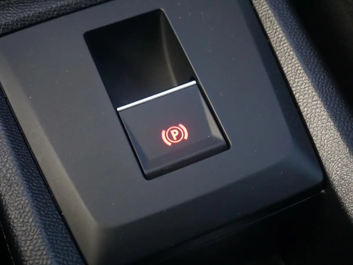 1.2 Hybrid 145pk Plus Climate control