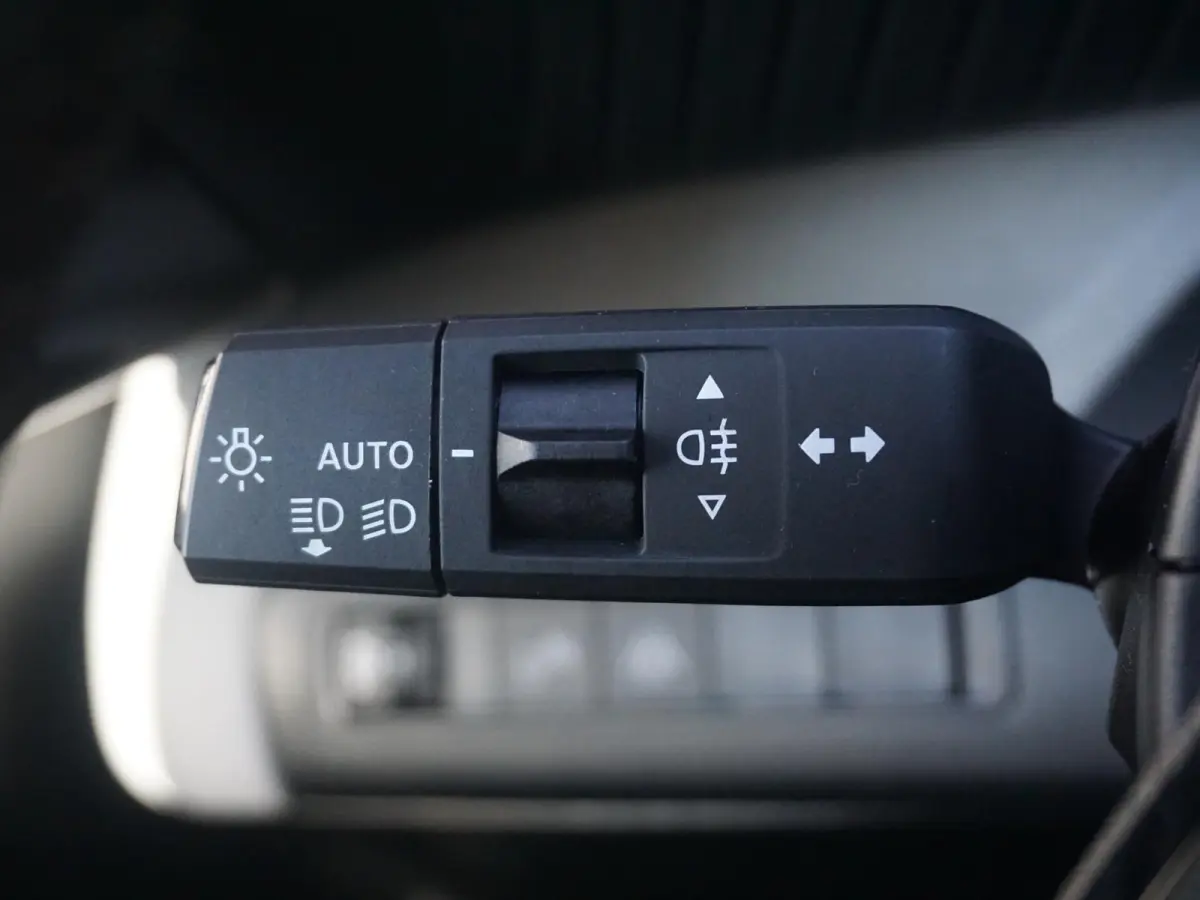 1.2 Hybrid 145pk Plus Climate control