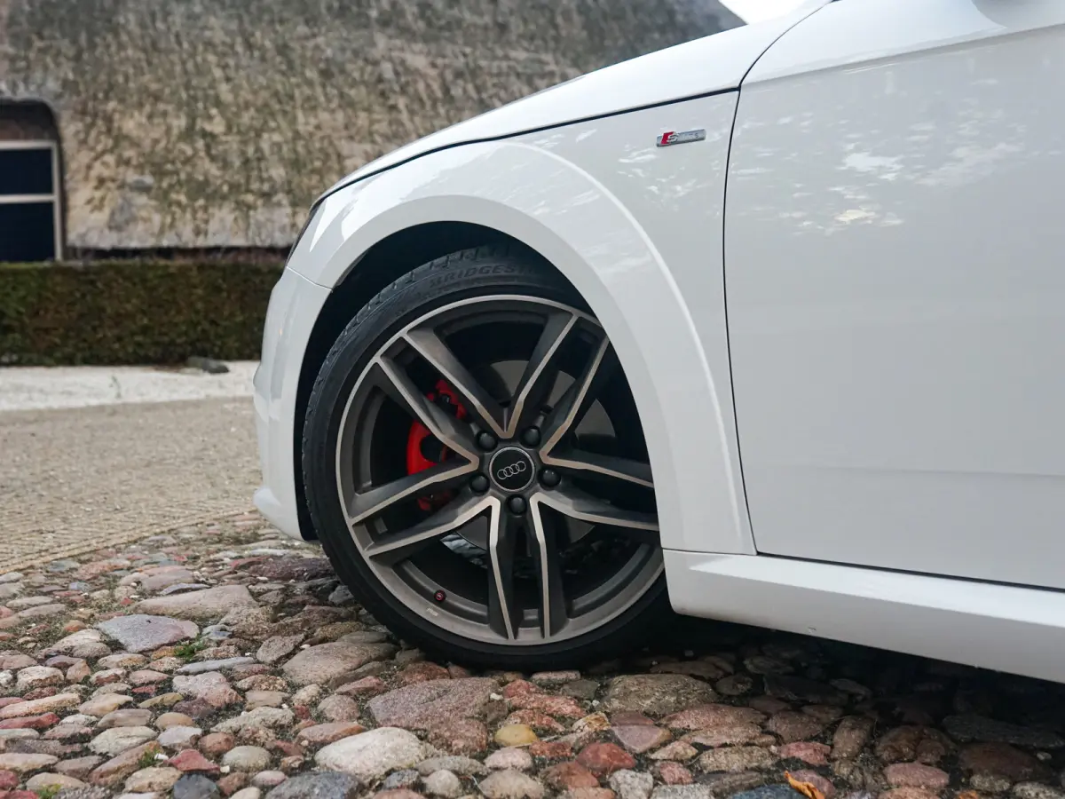 1.8 TFSI Pro Line S l LED l CarPlay l Stage 2 l 3 x S-Line