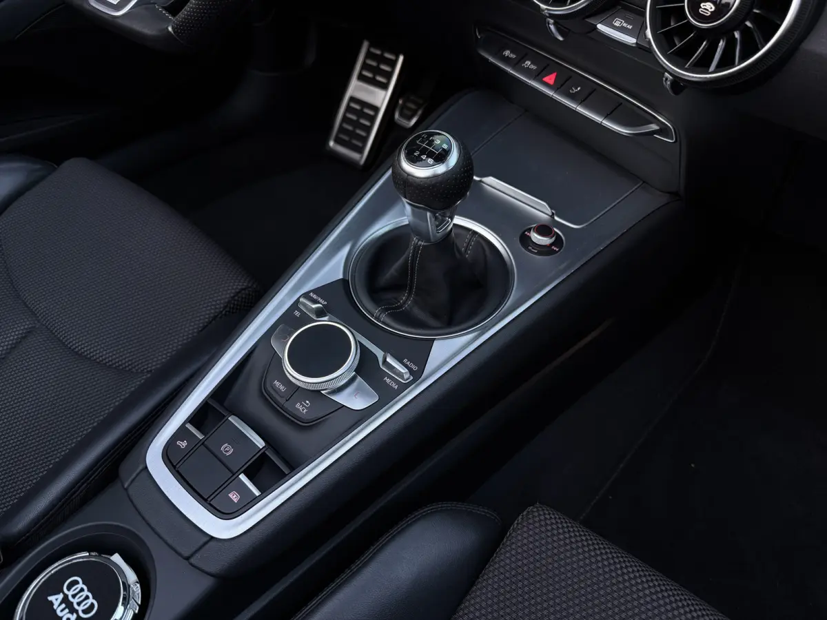 1.8 TFSI Pro Line S l LED l CarPlay l Stage 2 l 3 x S-Line