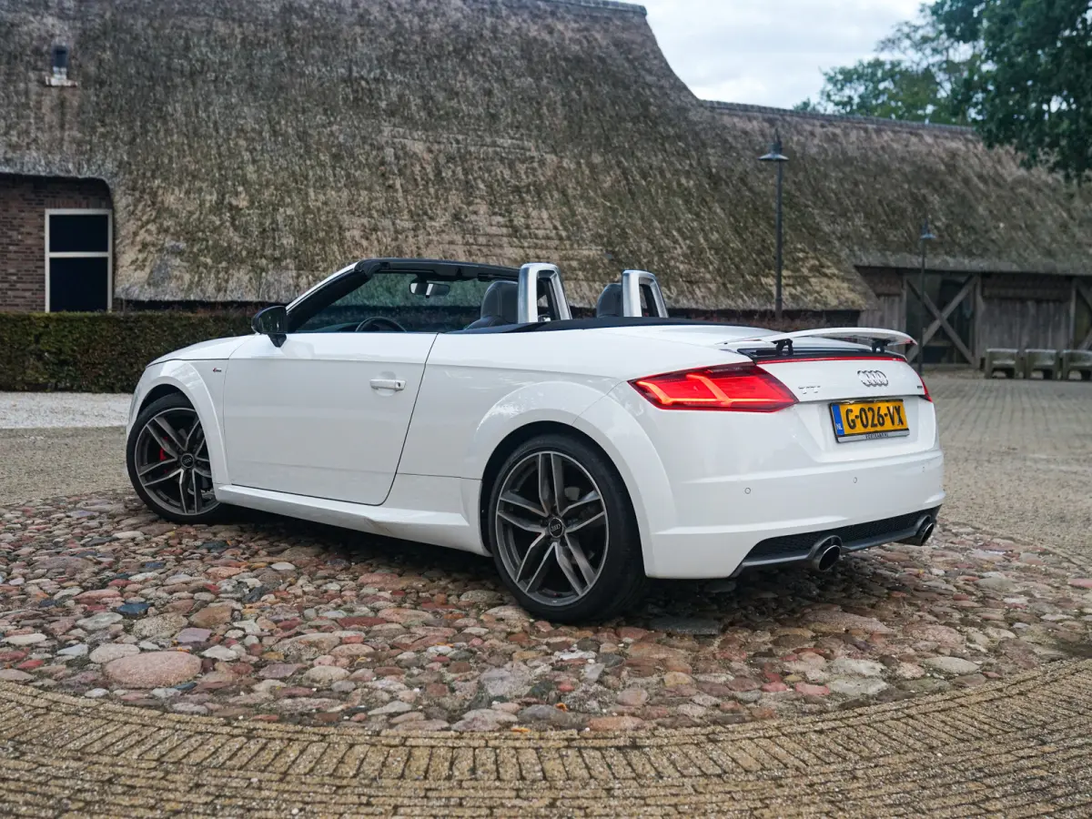 1.8 TFSI Pro Line S l LED l CarPlay l Stage 2 l 3 x S-Line