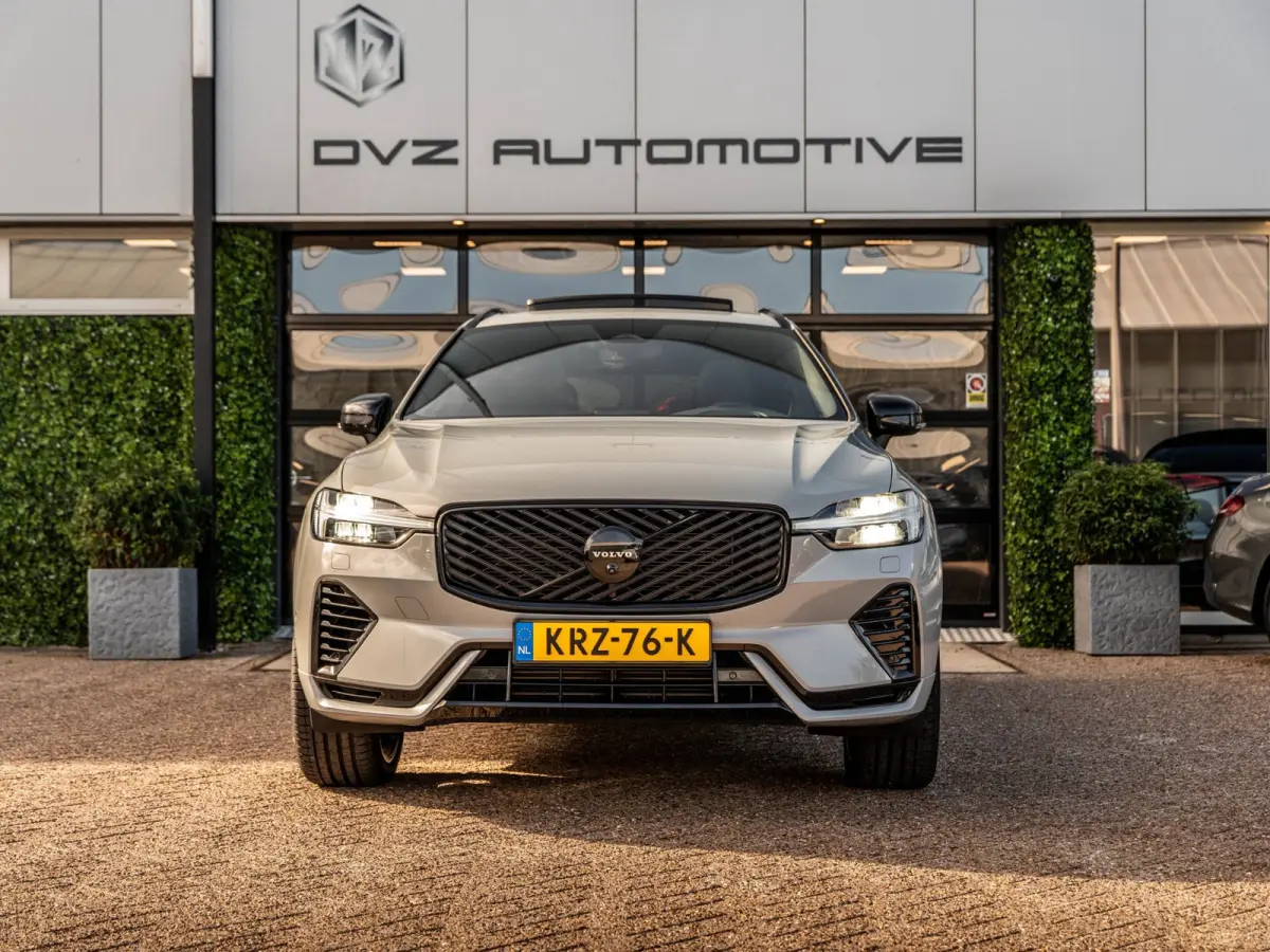 2.0 T6 Plug-in hybrid AWD Plus Black Edition | Pano | Surround View | Trekhaak | BTW