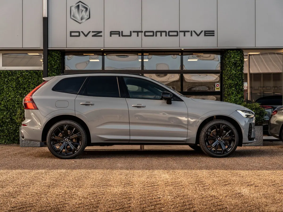 2.0 T6 Plug-in hybrid AWD Plus Black Edition | Pano | Surround View | Trekhaak | BTW