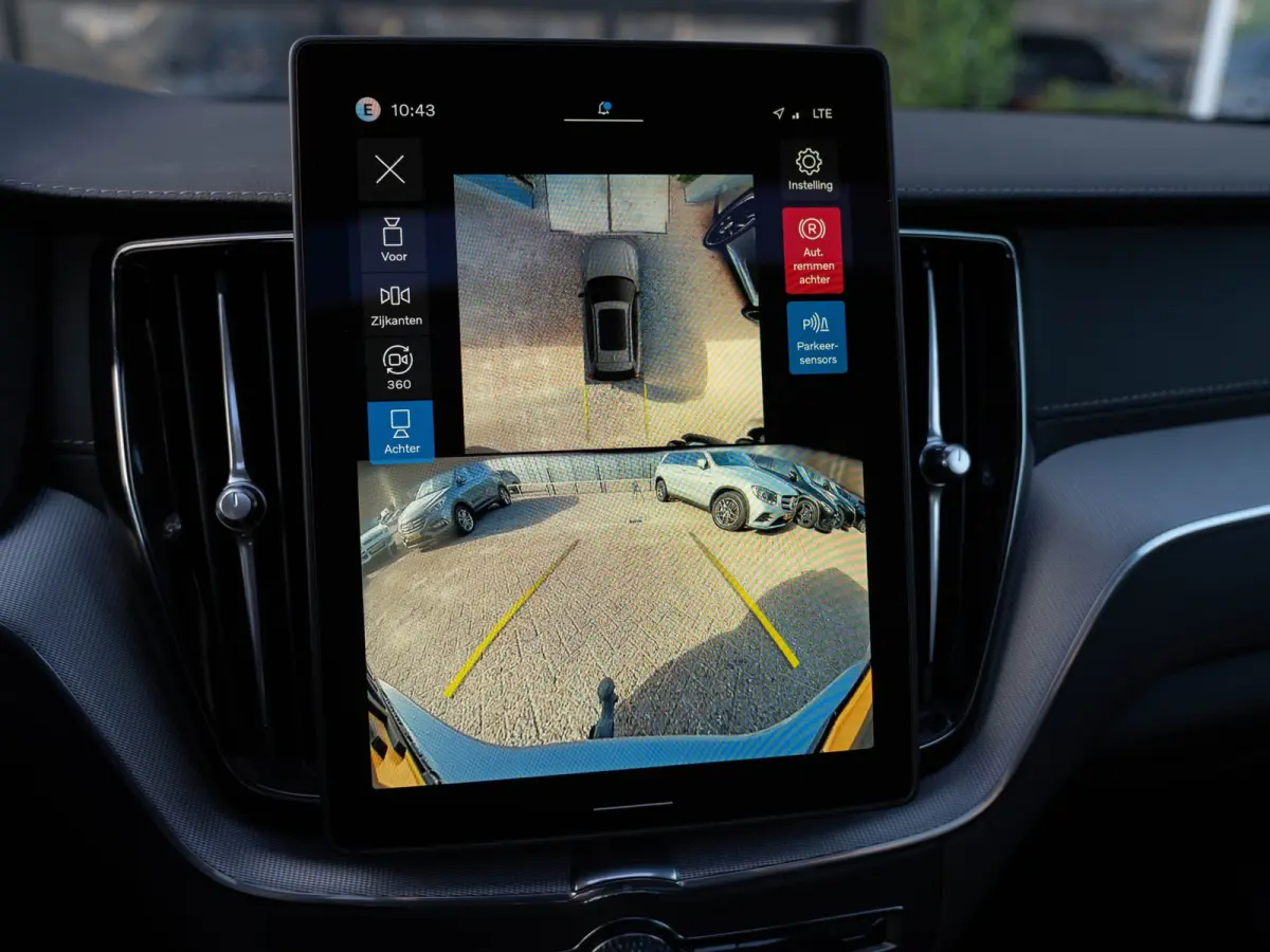 2.0 T6 Plug-in hybrid AWD Plus Black Edition | Pano | Surround View | Trekhaak | BTW