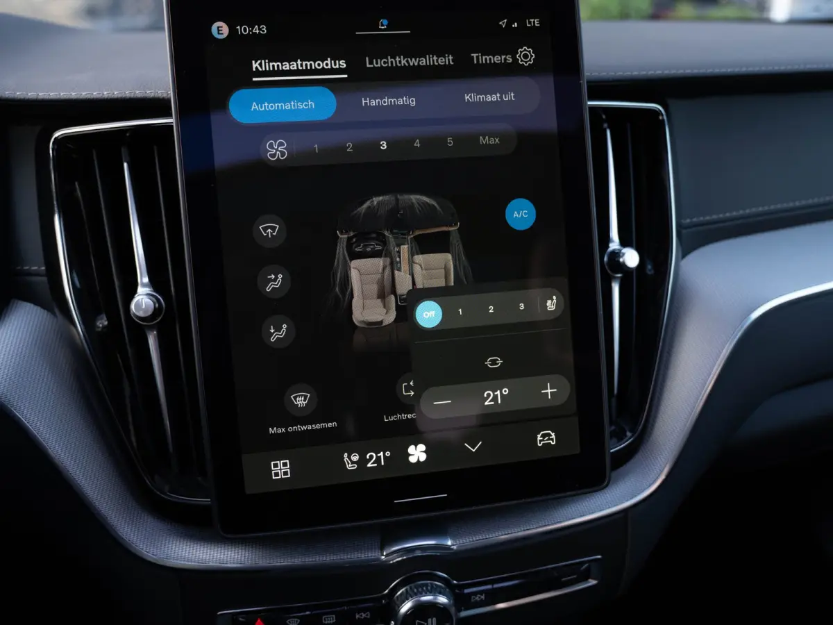 2.0 T6 Plug-in hybrid AWD Plus Black Edition | Pano | Surround View | Trekhaak | BTW