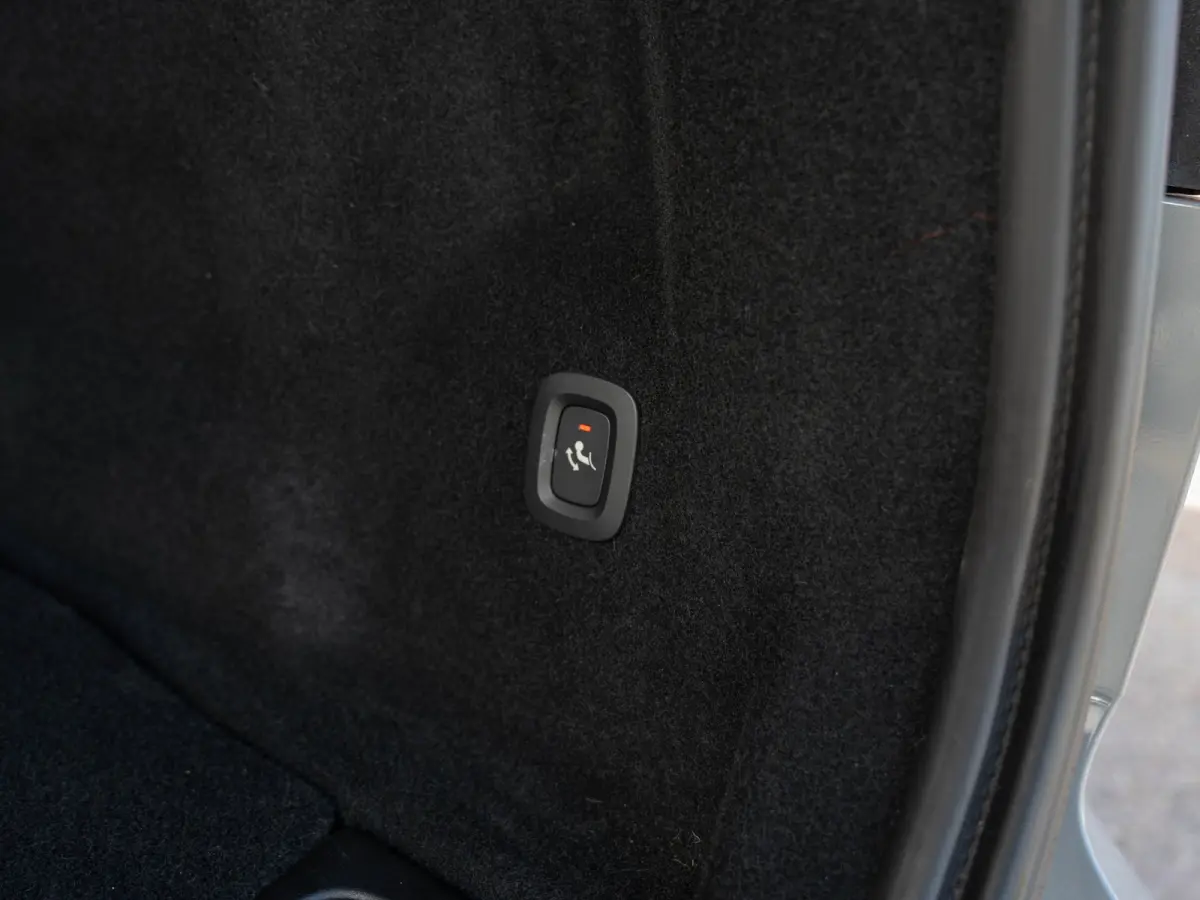 2.0 T6 Plug-in hybrid AWD Plus Black Edition | Pano | Surround View | Trekhaak | BTW