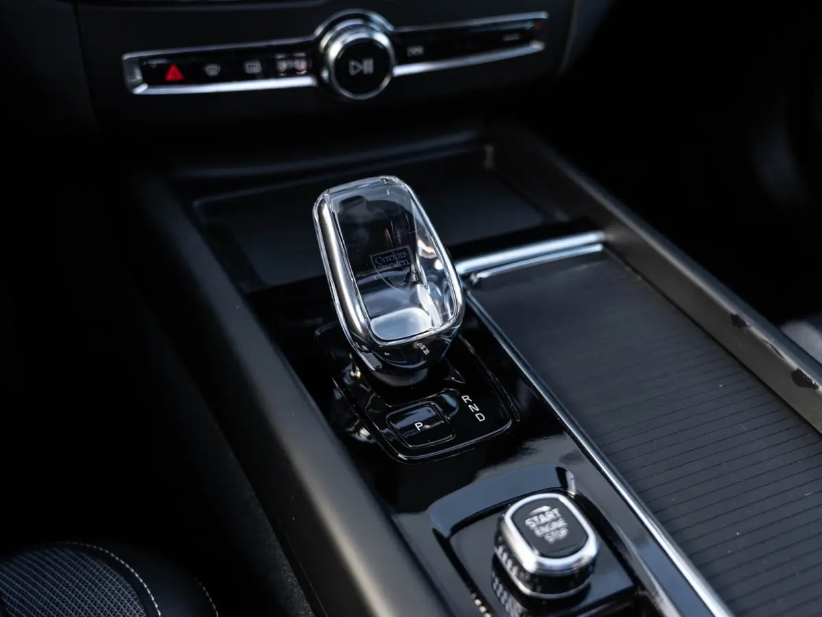 2.0 T6 Plug-in hybrid AWD Plus Black Edition | Pano | Surround View | Trekhaak | BTW