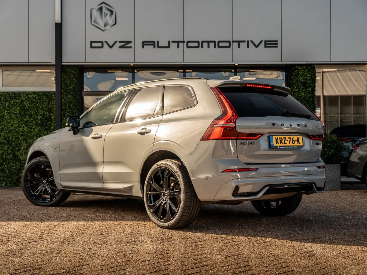 2.0 T6 Plug-in hybrid AWD Plus Black Edition | Pano | Surround View | Trekhaak | BTW
