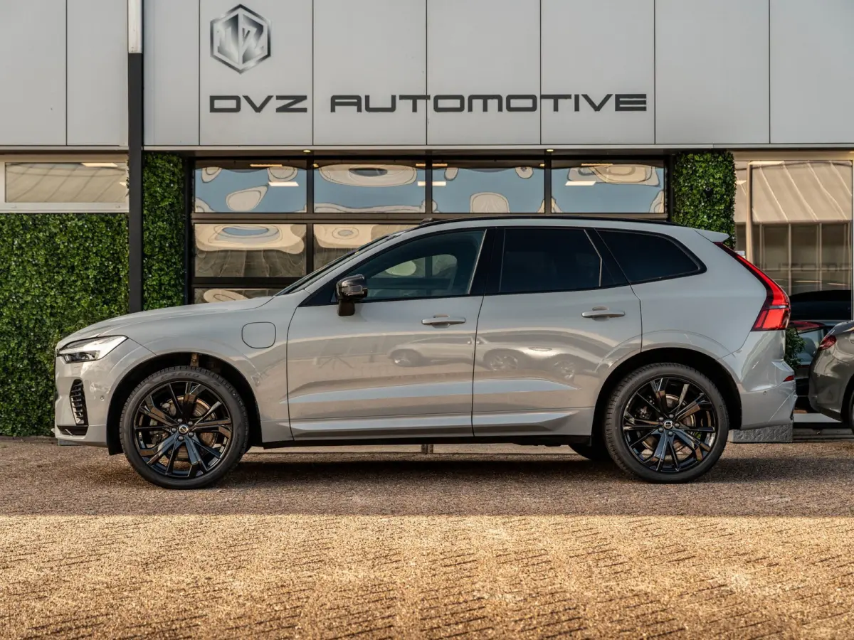 2.0 T6 Plug-in hybrid AWD Plus Black Edition | Pano | Surround View | Trekhaak | BTW