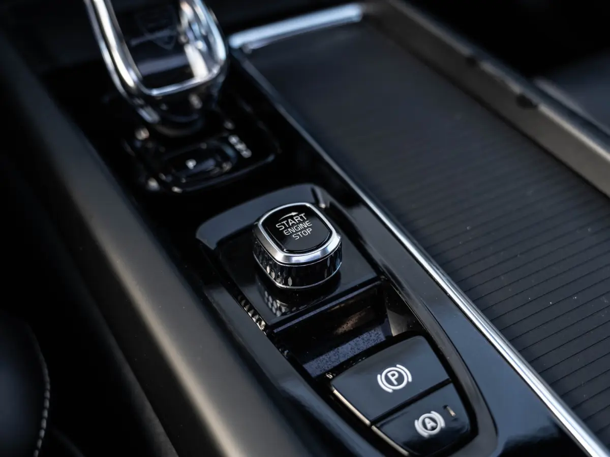 2.0 T6 Plug-in hybrid AWD Plus Black Edition | Pano | Surround View | Trekhaak | BTW