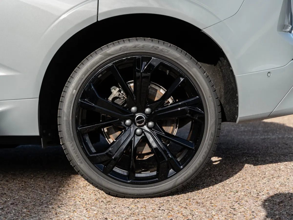 2.0 T6 Plug-in hybrid AWD Plus Black Edition | Pano | Surround View | Trekhaak | BTW