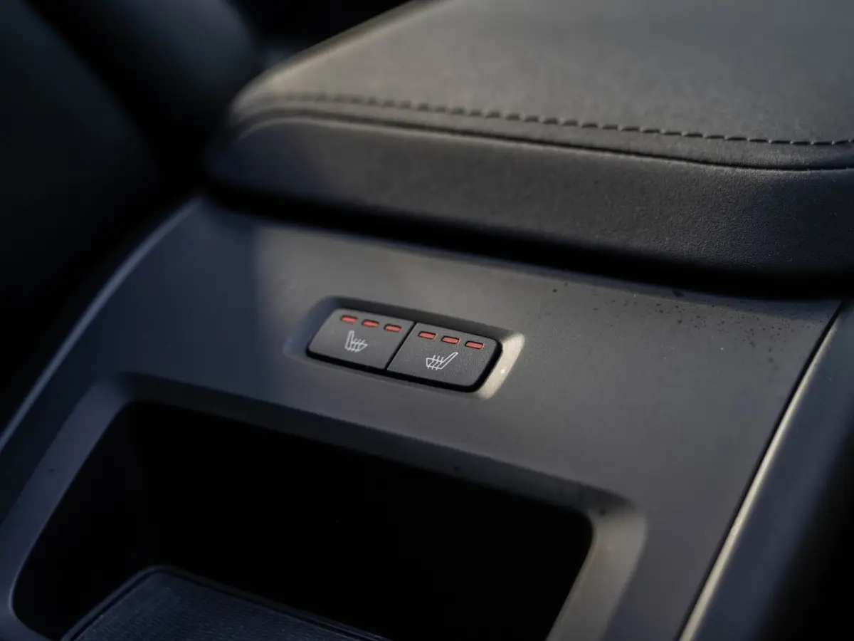 2.0 T6 Plug-in hybrid AWD Plus Black Edition | Pano | Surround View | Trekhaak | BTW