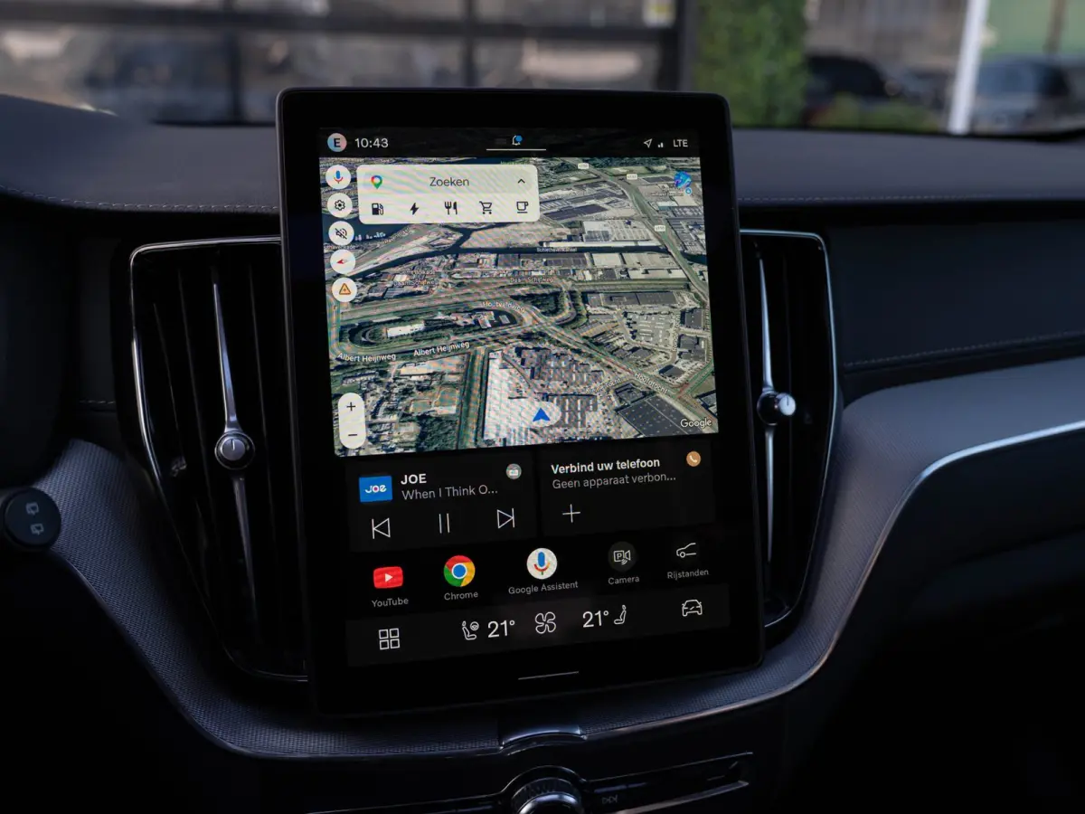 2.0 T6 Plug-in hybrid AWD Plus Black Edition | Pano | Surround View | Trekhaak | BTW