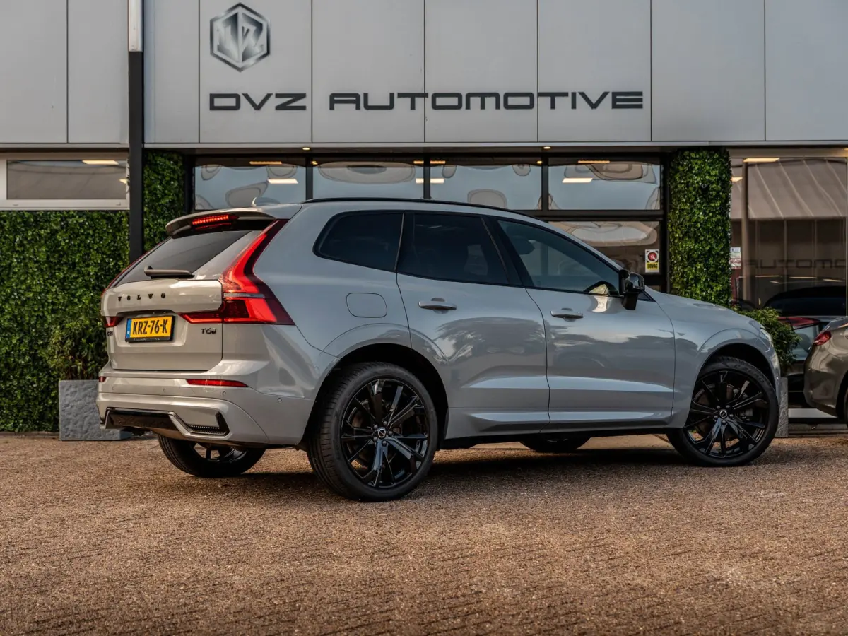 2.0 T6 Plug-in hybrid AWD Plus Black Edition | Pano | Surround View | Trekhaak | BTW