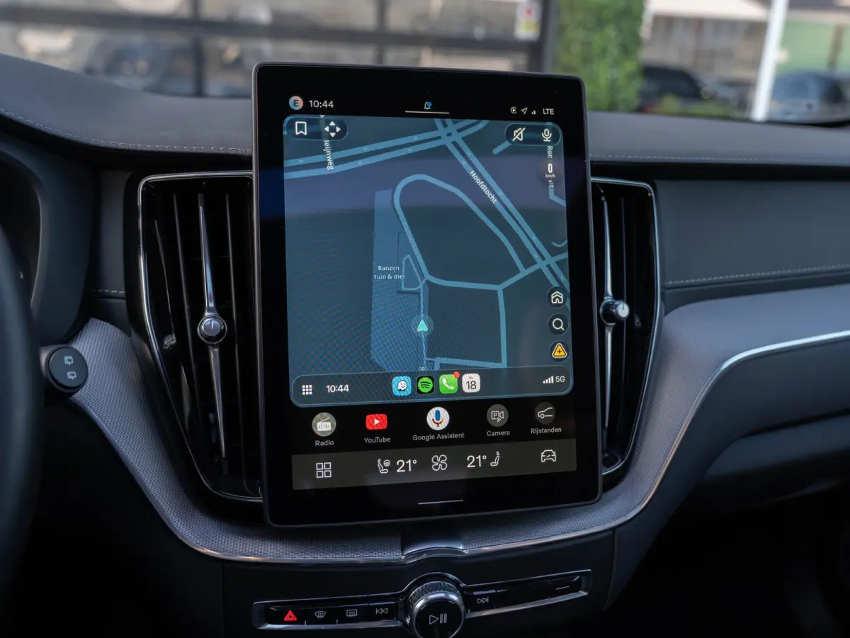 2.0 T6 Plug-in hybrid AWD Plus Black Edition | Pano | Surround View | Trekhaak | BTW