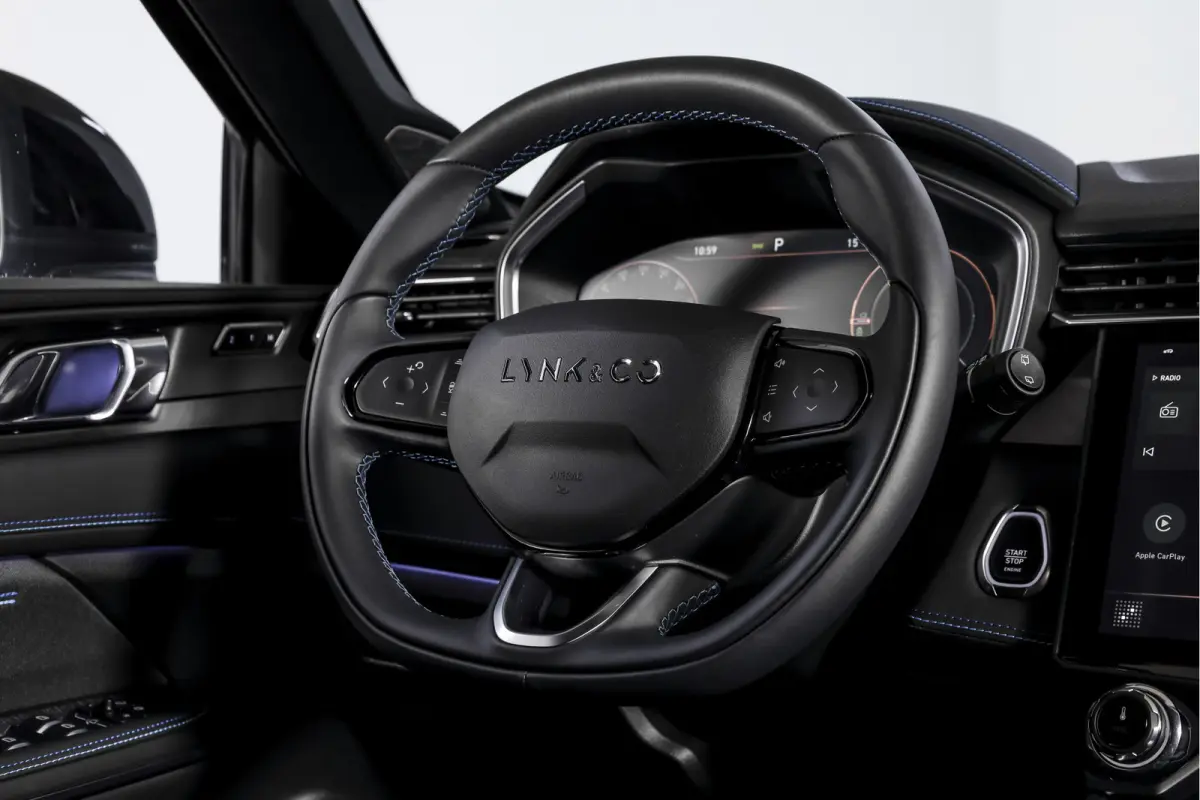 1.5 PHEV 261PK MY23 | Donkere hemel | 360 Camera | 7.4 kWh Boordlader | S/K-panodak | Adapt. Cruise | Memory | Elek. klep | LM 20" | 7733