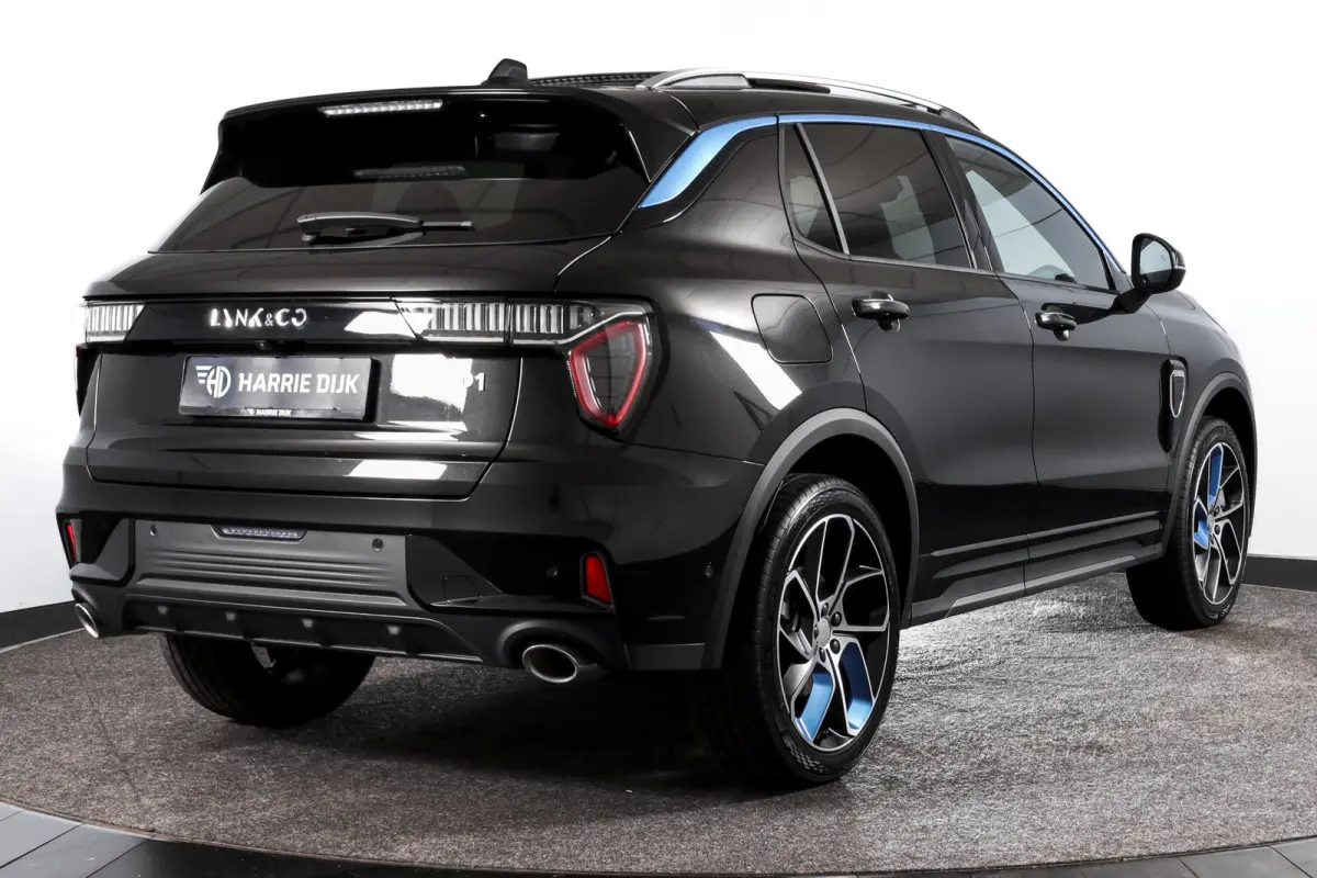 1.5 PHEV 261PK MY23 | Donkere hemel | 360 Camera | 7.4 kWh Boordlader | S/K-panodak | Adapt. Cruise | Memory | Elek. klep | LM 20" | 7733