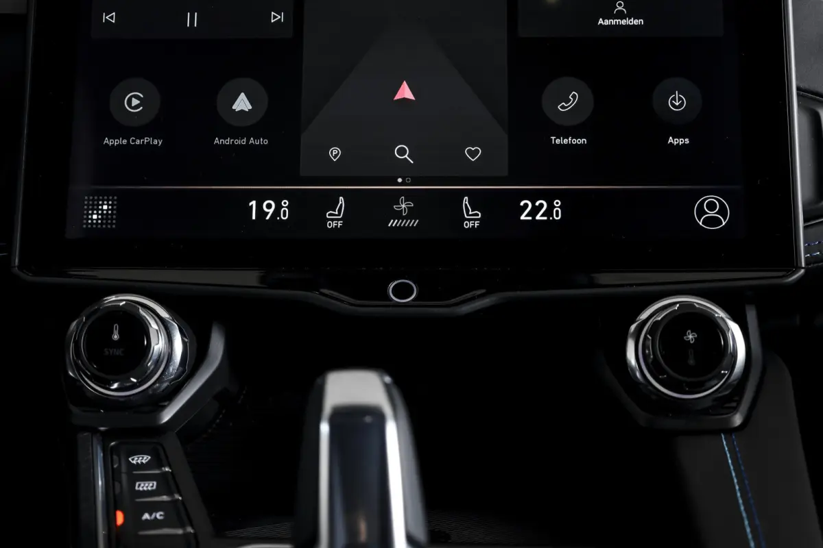 1.5 PHEV 261PK MY23 | Donkere hemel | 360 Camera | 7.4 kWh Boordlader | S/K-panodak | Adapt. Cruise | Memory | Elek. klep | LM 20" | 7733