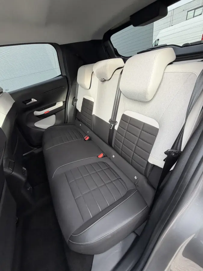 Max 113pk Comfort Range 44 kWh (Camera - Automatische Airco - Navigatie - LED - Apple Carplay - Parkeersensoren achter)