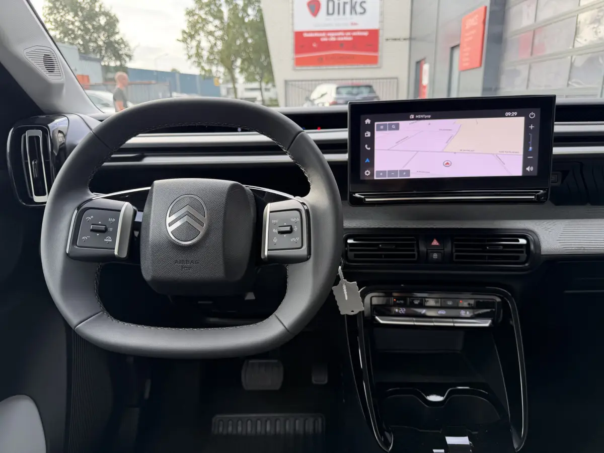 Max 113pk Comfort Range 44 kWh (Camera - Automatische Airco - Navigatie - LED - Apple Carplay - Parkeersensoren achter)