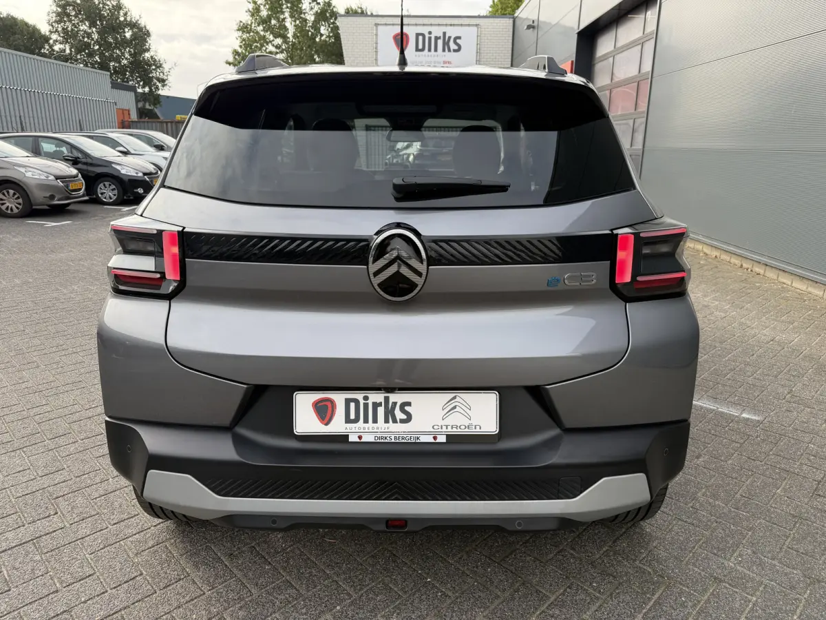 Max 113pk Comfort Range 44 kWh (Camera - Automatische Airco - Navigatie - LED - Apple Carplay - Parkeersensoren achter)