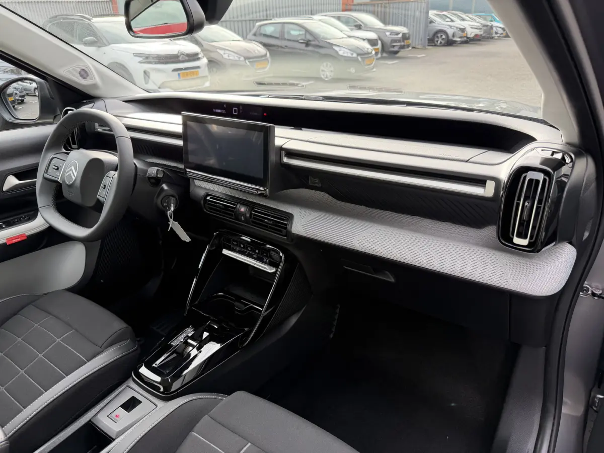 Max 113pk Comfort Range 44 kWh (Camera - Automatische Airco - Navigatie - LED - Apple Carplay - Parkeersensoren achter)