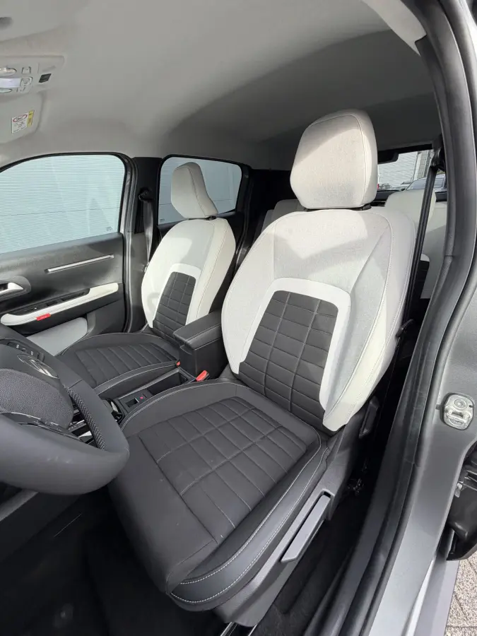 Max 113pk Comfort Range 44 kWh (Camera - Automatische Airco - Navigatie - LED - Apple Carplay - Parkeersensoren achter)