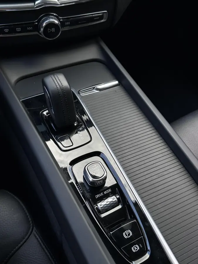 2.0 T6 Plug-in hybrid AWD Inscription Pano, Leer, ACC..